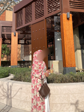 Load image into Gallery viewer, Soft Rose Printed Abaya