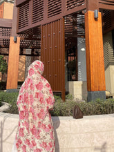 Load image into Gallery viewer, Soft Rose Printed Abaya