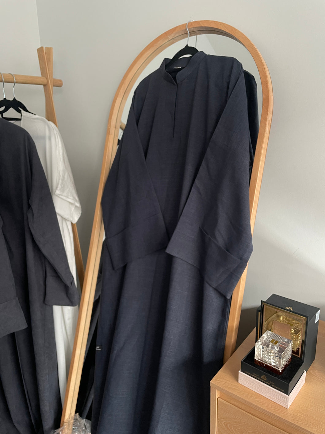Navy Linen - Closed Abaya